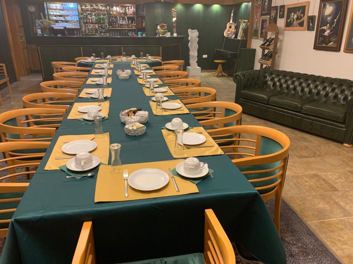 Antik Hotel Sofia Litomyšl Dış mekan fotoğraf