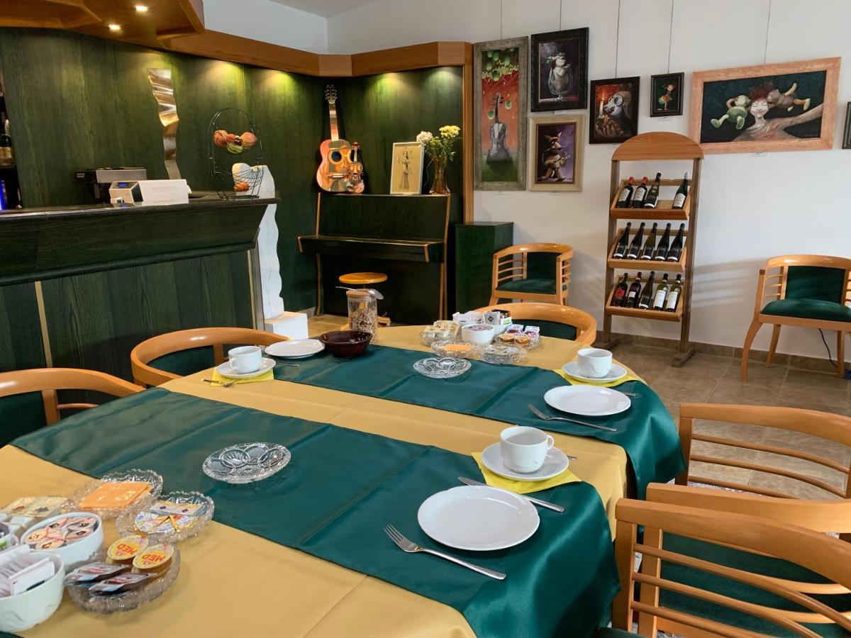 Antik Hotel Sofia Litomyšl Dış mekan fotoğraf